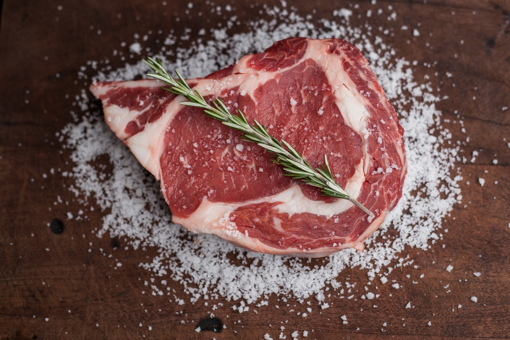 食物图片和照片_棕色背景_猪肉