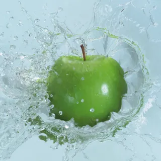 动感水中水果青苹果 动感水中水果青苹果