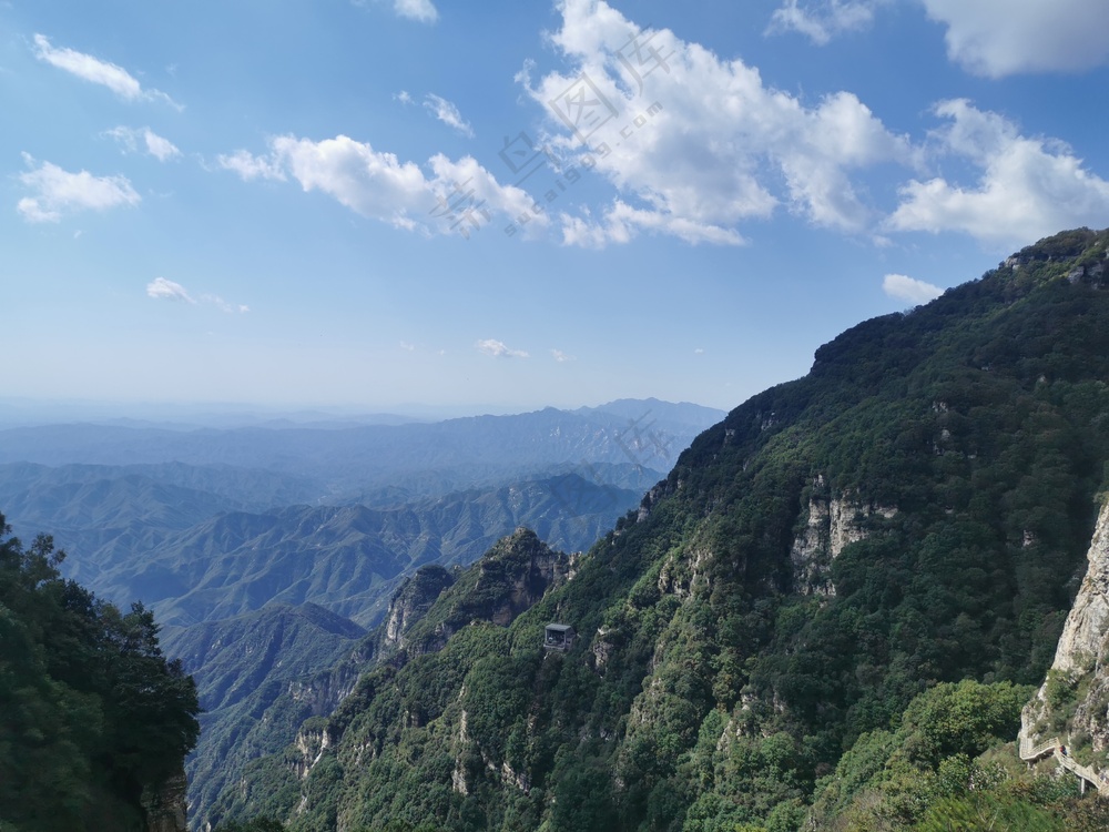 风景远山蓝天白云