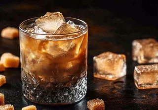 咖啡拿铁下午茶饮品摄影图