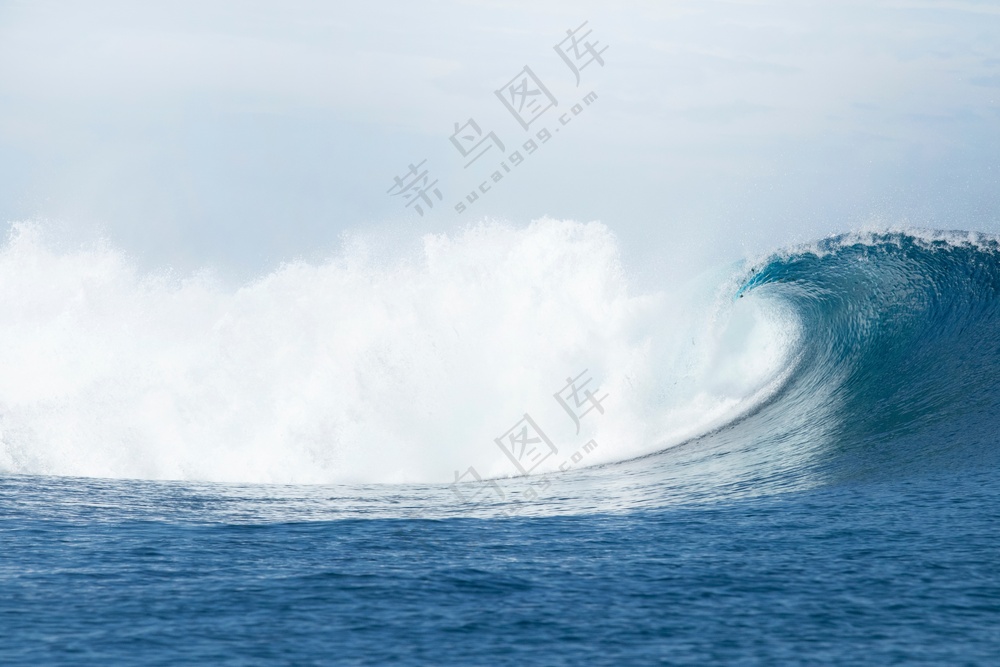 汹涌的大海浪