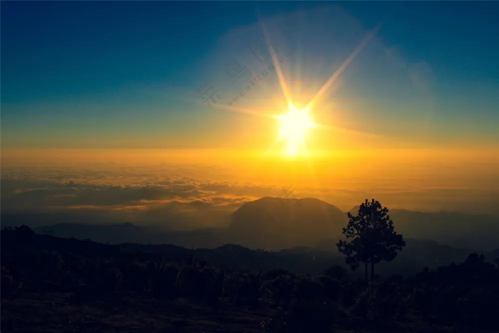 云上日出风景图片