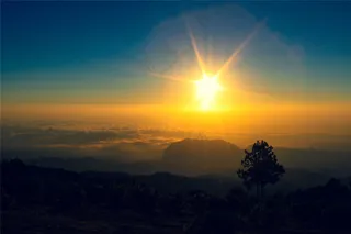 云上日出风景图片