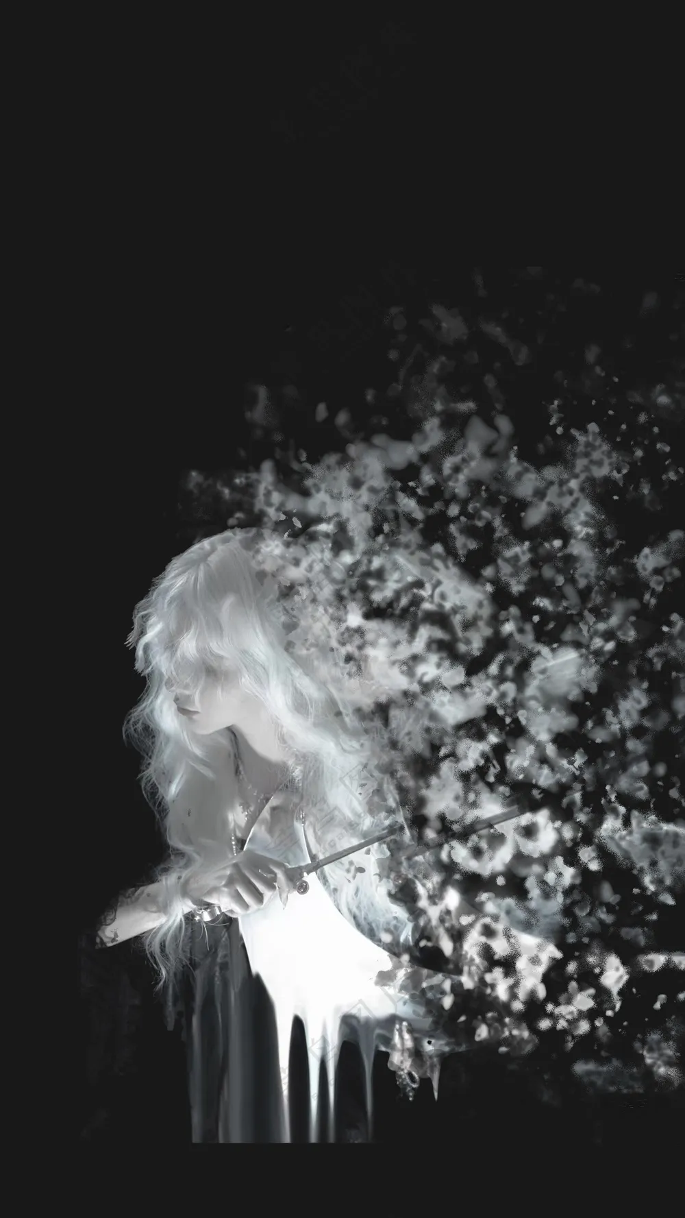 忧郁女生配黑白的消散效果，人物可提取出来