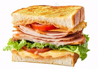 芝士培根三明治美食西餐摄影图免抠