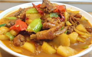 大盘鸡美食图片