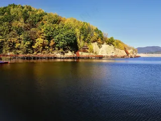 湖面高清风景静谧摄影图