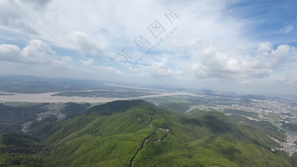 富阳钱塘江边竹山
