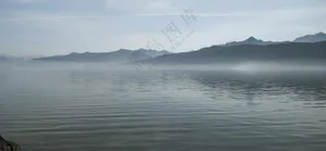 江水，晨雾，鸭绿江