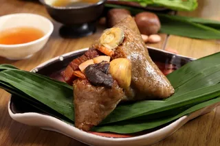 粽子照片图片包粽子粽子摄影裹粽籺粽子摄影端午节茶餐厅粽子