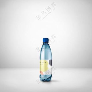 透明矿泉水瓶样机塑料瓶子标签logo分层模板