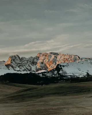 黄昏时分的宁静海岸线