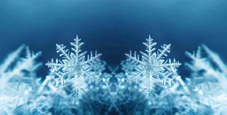 冬季雪花水晶蓝色寒冷小寒大寒大雪摄影图