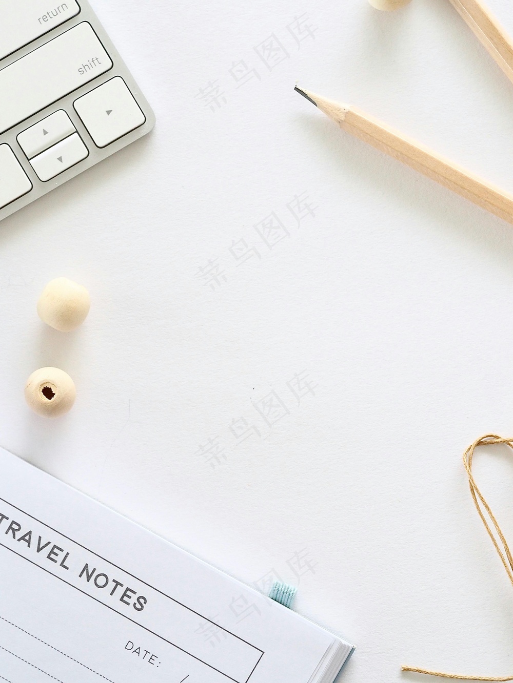 免费 桌上各种用品的组成 素材图片