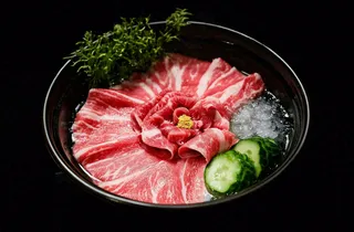 雪花肥牛牛肉寿喜烧烤肉食材美食摄影图