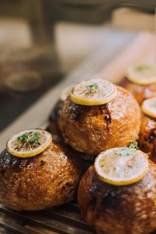 切成薄片的柠檬片