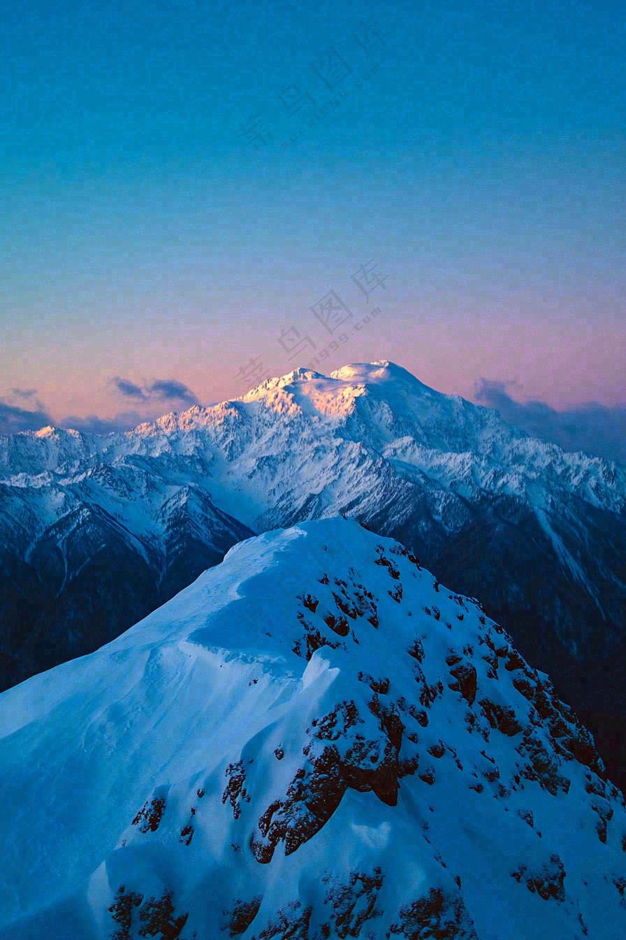 高原高山雪山风光风景摄影图