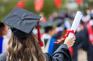 学生毕业季考试青春插画背景