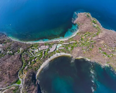 碧海蓝天下的宁静岛屿 碧海蓝天下的宁静岛屿