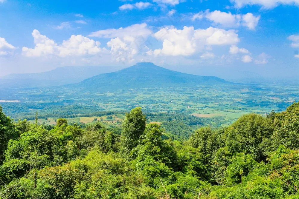 翠绿山谷的壮丽天空 翠绿山谷的壮丽天空