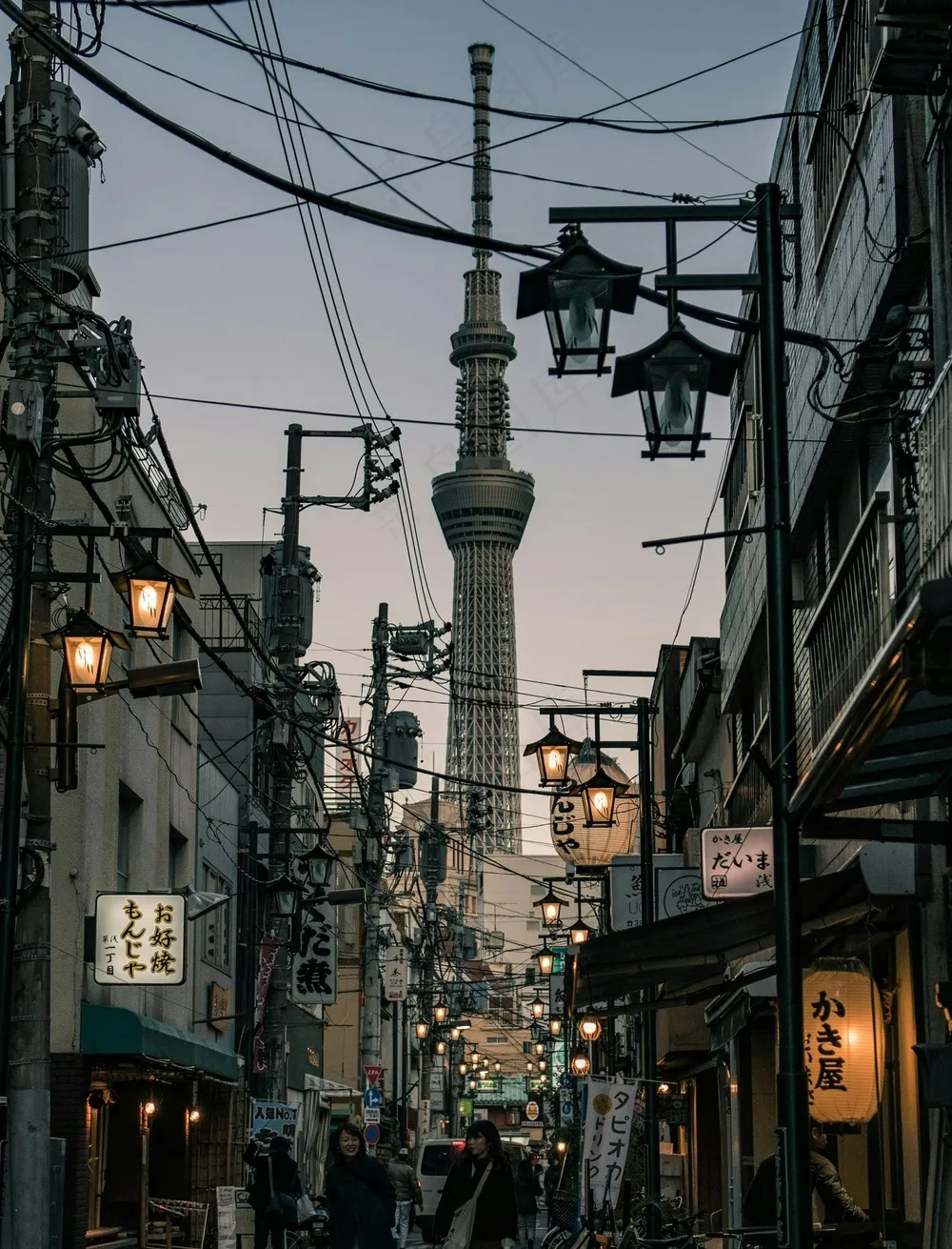 免费 灰色和黑色塔照片 素材图片