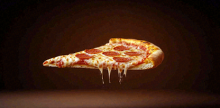 美味的披萨芝士培根腊肠美食摄影图