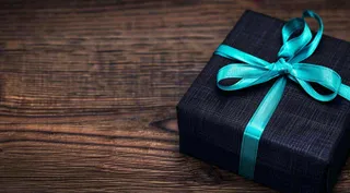 父亲节礼物礼盒男生摄影图