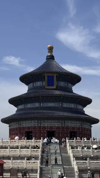 蓝色天空下的祈年殿，用于书本封面