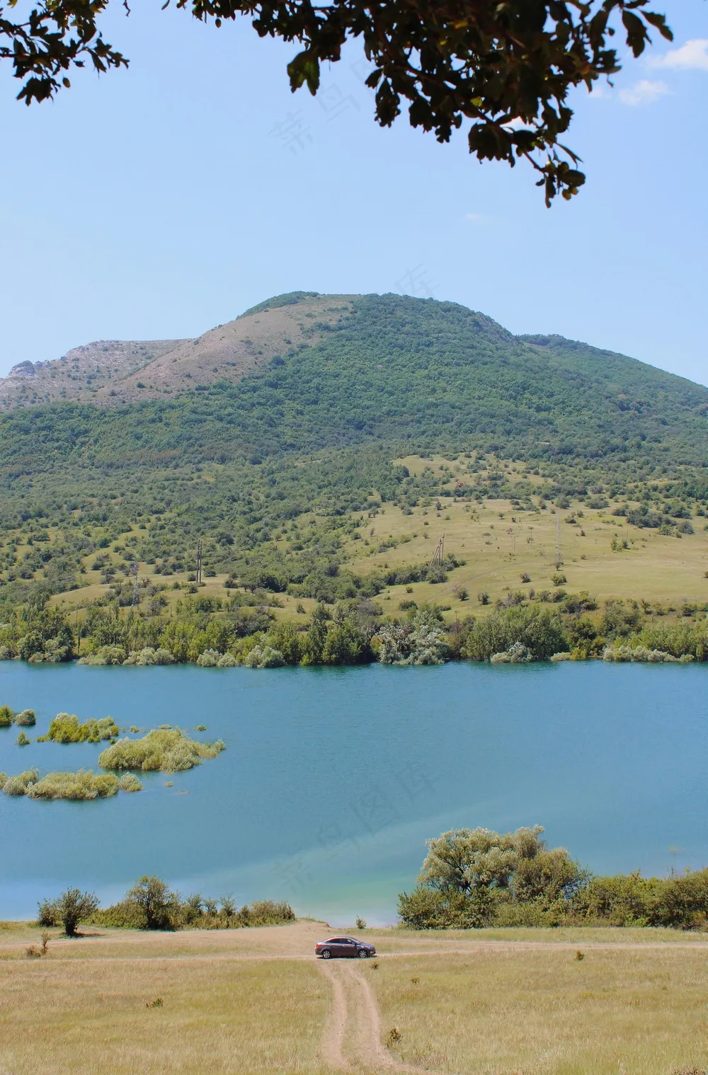 静谧山丘湖韵,自然之旅风情画 静谧山丘湖韵,自然之旅风情画