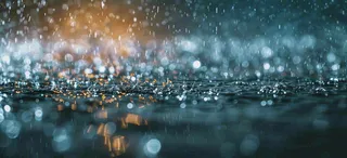 暴雨天气预警摄影图