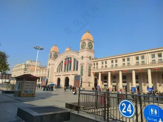 宏伟大气的车站