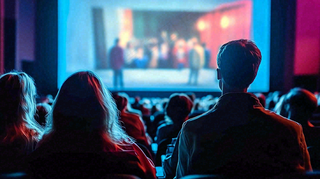 电影院观影的人观众摄影图