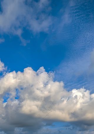 蓝色天空白云图片