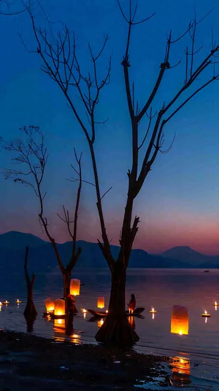 夜晚点灯孔明灯祈福中元节寒衣节插画背景