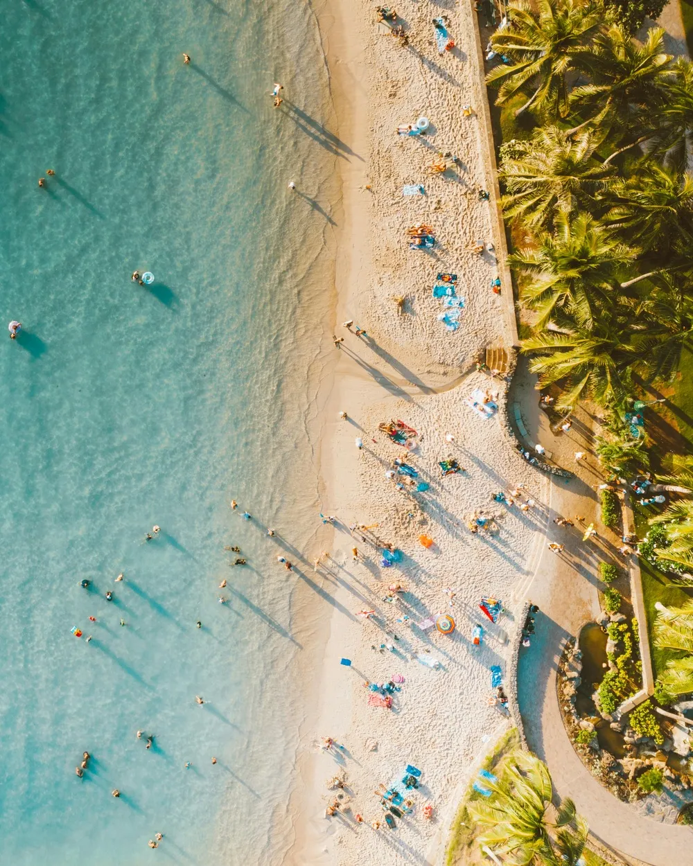 碧海金沙，人海狂欢