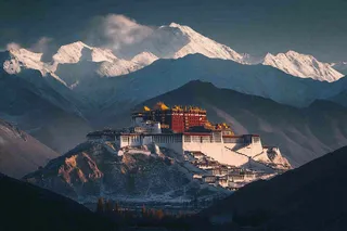 日照金山西藏大自然风光摄影图