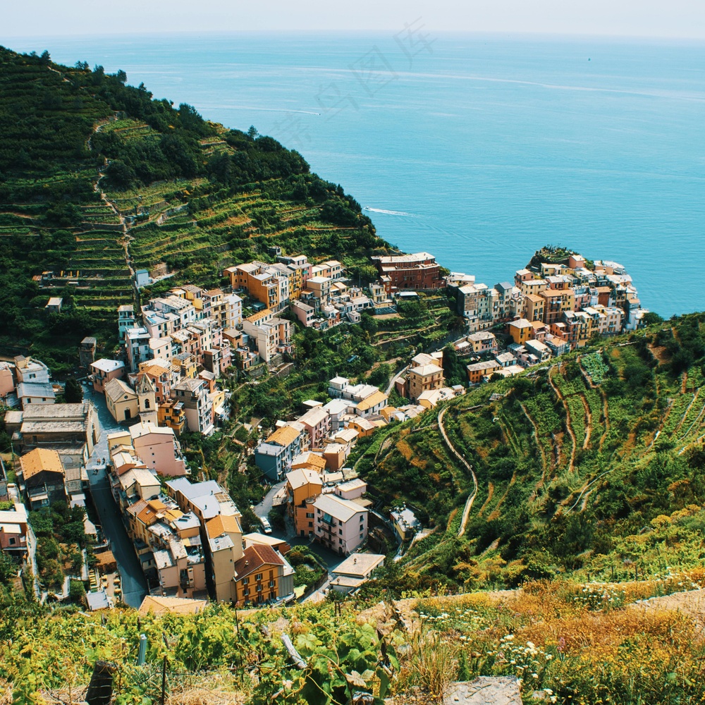 海滨梯田小镇图：宁静多彩珍藏版