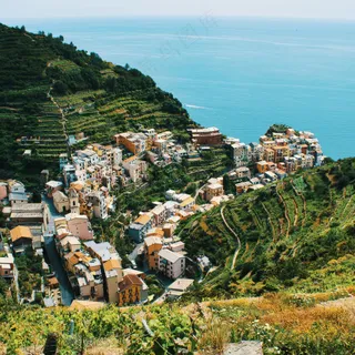 海滨梯田小镇图：宁静多彩珍藏版