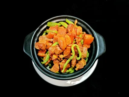 砂锅红烧肉炖豆角 砂锅红烧肉炖豆角