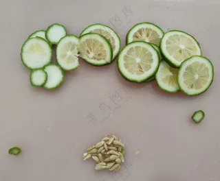 切好的青柠檬片