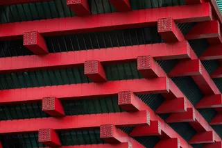 复古红色屋檐建筑背景素材