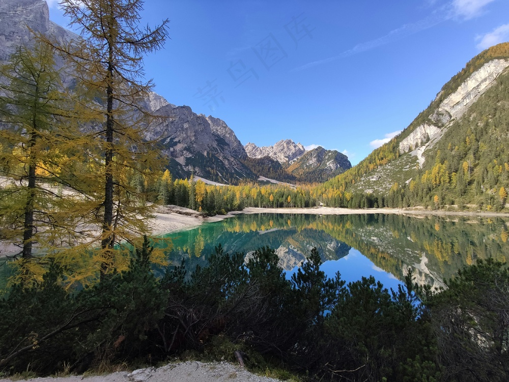 蓝湖秋韵静谧图·清新自然风景照