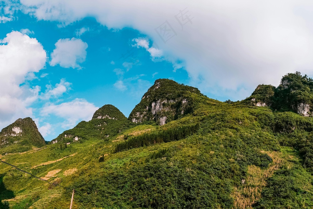 绿野山川宁静景·清新自然·绿白交织·屏保美图