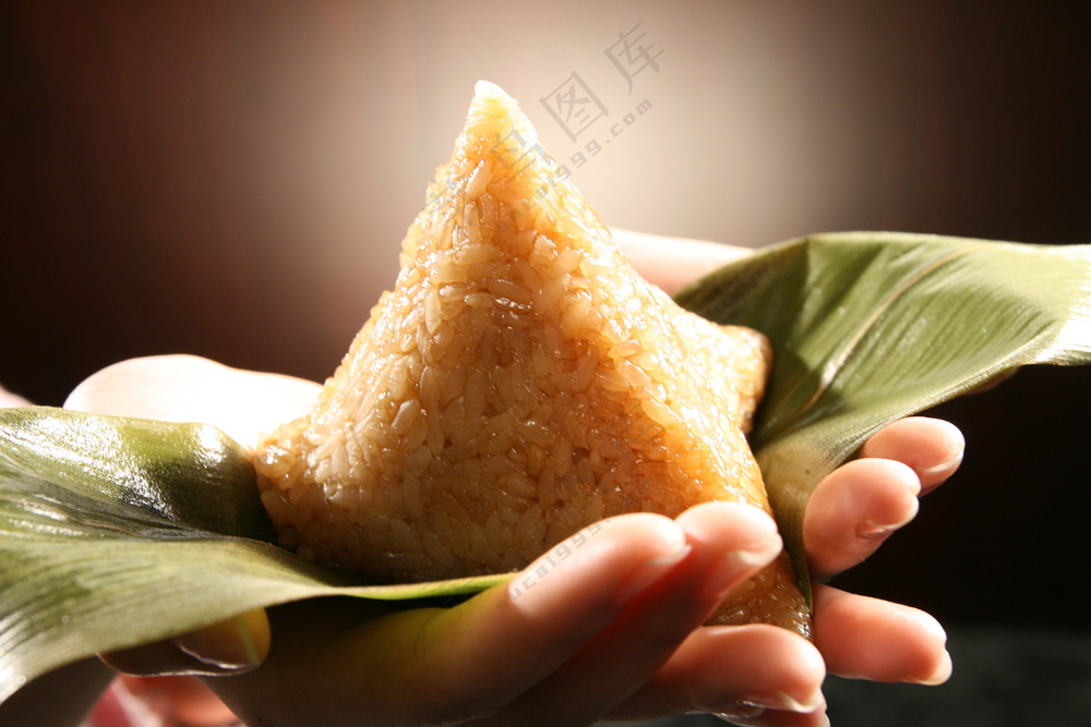 包粽子肉粽子照片图片粽子摄影裹粽籺粽子摄影端午节