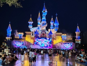 夜晚灯光城堡