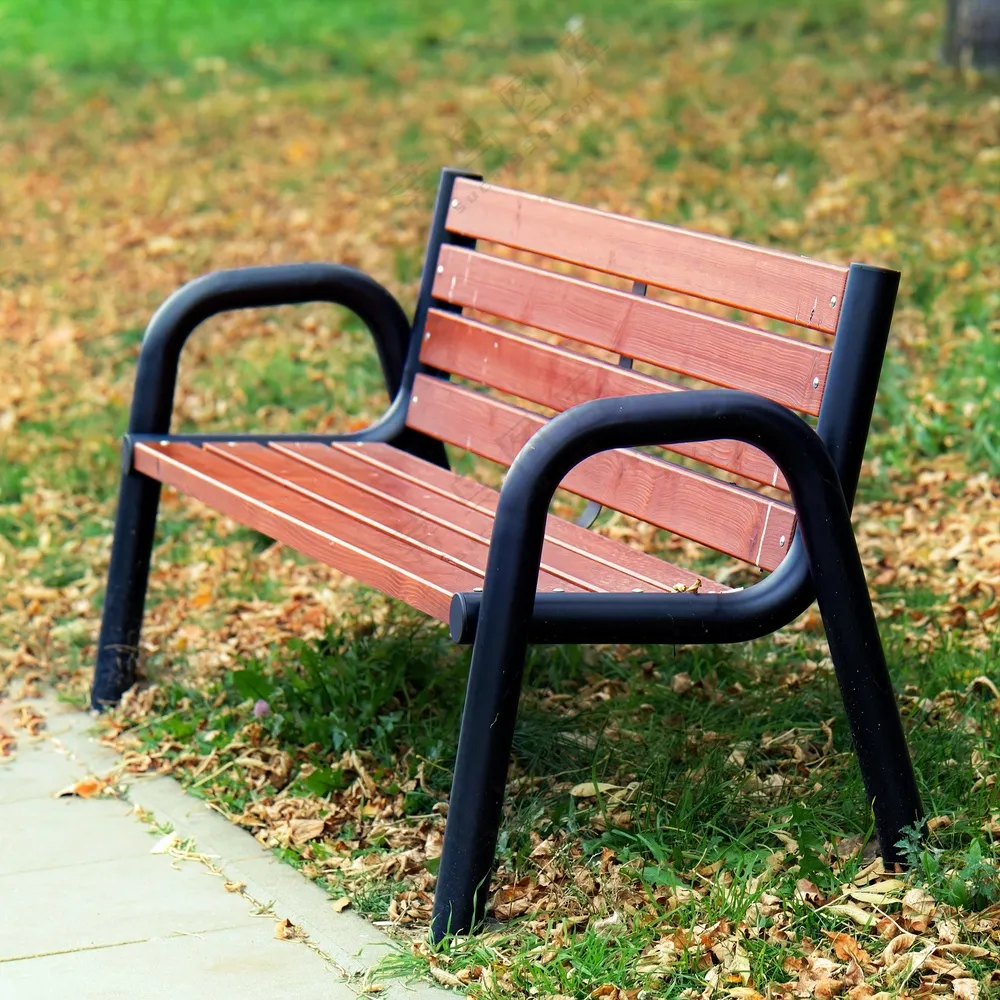 秋天公园草休息靠椅图片