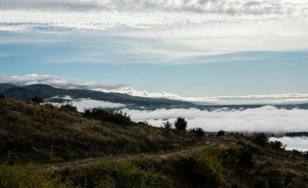 蓝云漫卷绿意浓:自然宁静风光摄影 蓝云漫卷绿意浓:自然宁静风光摄影