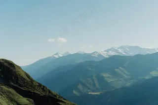 山间迷雾的宁静之美