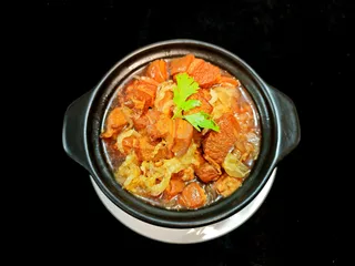 砂锅红烧肉炖酸菜