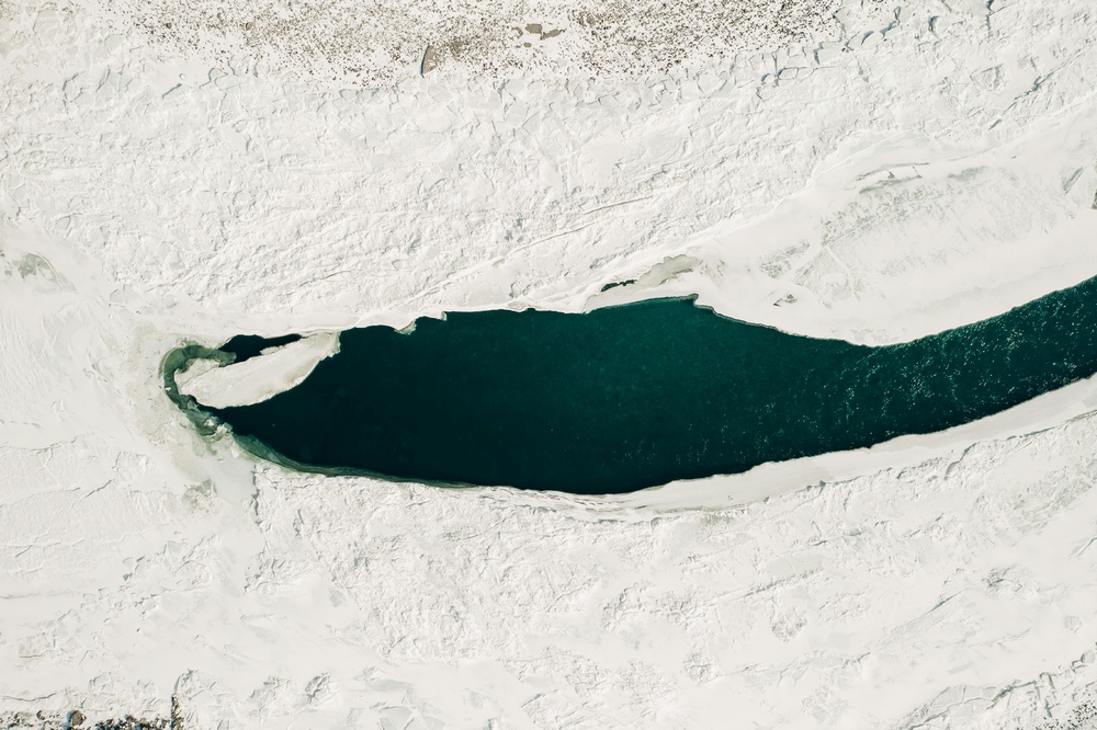 雪域蓝湾：卫星俯瞰的极地之美
